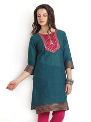 Aaboli Women Green Embroidered Kurta