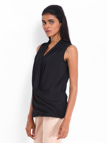 Arrow Woman Black Top