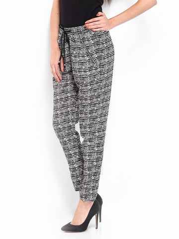 DressBerry Women Black &amp; Off-White Printed Trousers