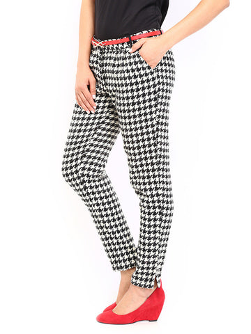 DressBerry Women Black &amp; White Trousers