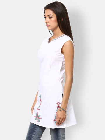 Eavan Women White Kurta