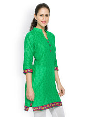 Feminista Women Green Printed Kurti