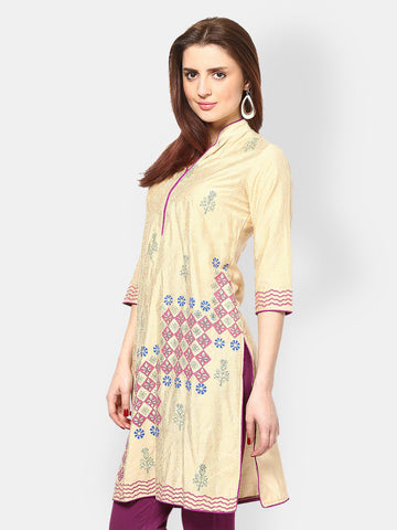 Kurtis Women Cream Coloured Printed Kurta