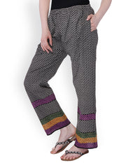 Lavennder Women Black Printed Lounge Pants 52009