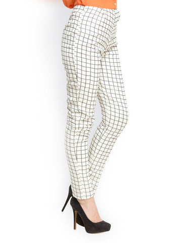 Oxolloxo Women Black &amp; White Checked Slim Fit Trousers