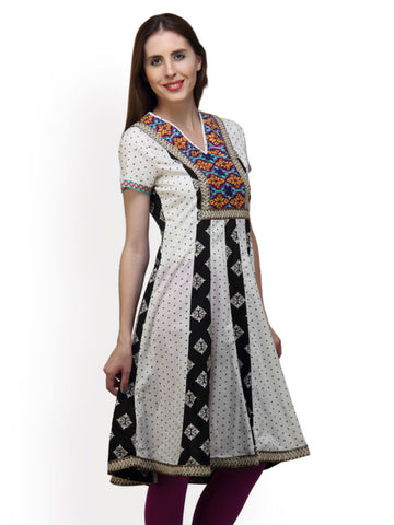 Paislei Women Off-White &amp; Black Printed Anarkali Kurta