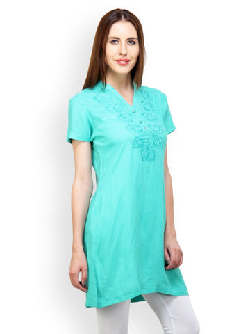 Paislei Women Teal Embroidered Kurta