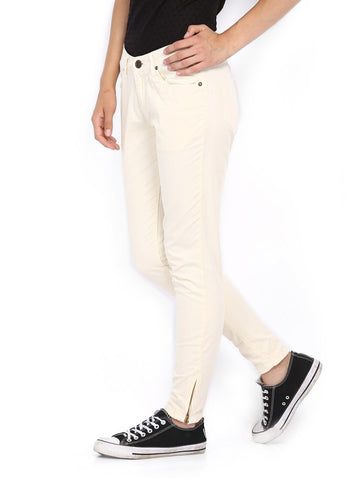 People Women Cream Coloured Skinny Fit Ankle Length Trousers