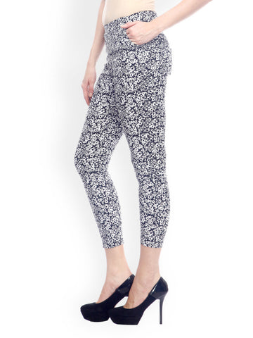 Sakhi Sang Women Black &amp; White Floral Printed Jeggings