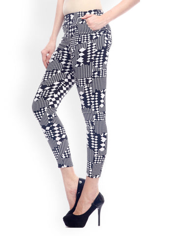 Sakhi Sang Women Black &amp; White Checked Jeggings