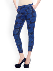 Sakhi Sang Women Black &amp; Blue Leaf Printed Jeggings