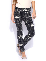 Scotch &amp; Soda Women Black &amp; Off-White Printed Skinny Fit Trousers