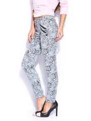 Scotch &amp; Soda Women Blue &amp; Black Printed Skinny Fit Trousers