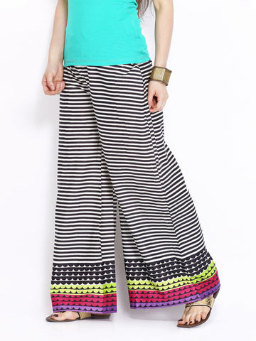 Shree Women Black &amp; Off-White Printed Palazzo Trousers