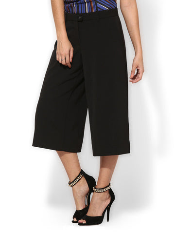 Sisley Women Black Cropped Trousers